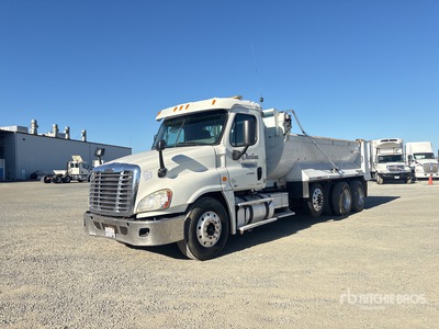 2012 Freightliner Cascadia 125 6x4 4-Achs Kipper-Lkw