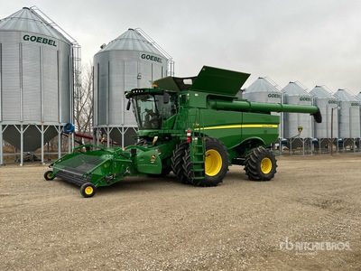 2019 John Deere S780 Combine Harvester