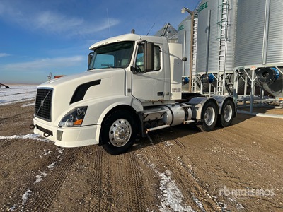2008 Volvo VNL64T 6x4 トラックトラクター（T/A）