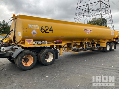 2011 Isometrics 8000 gal T/A Tanker Trailer