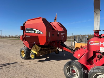 New Holland BR740A Round Baler