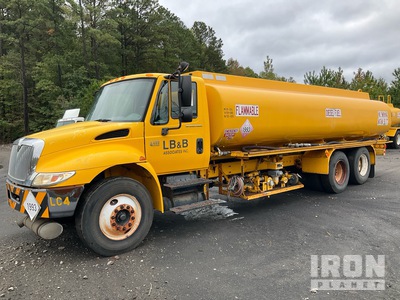 2006 International 4400 5000 gal 6x2 Fuel Truck