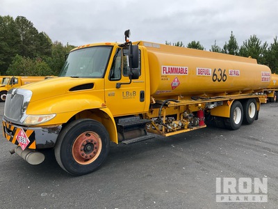 2006 International 4400 5000 gal 6x2 Fuel Truck