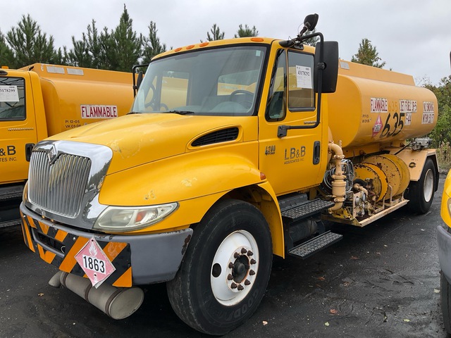 2006 International 4200 2000 gal 4x2 Fuel Truck