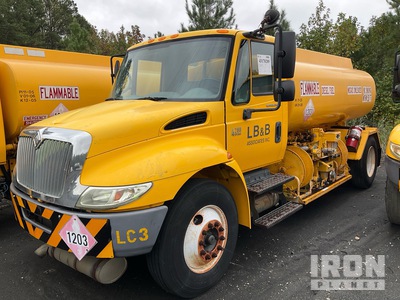 2006 International 4200 2000 gal 4x2 Fuel Truck