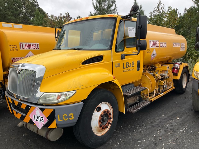 2006 International 4200 2000 gal 4x2 Fuel Truck