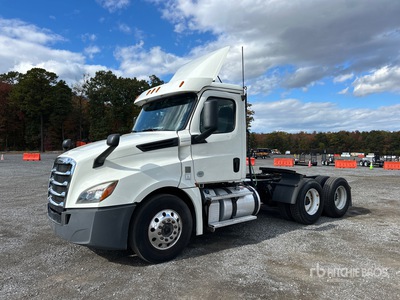 2019 Freightliner Cascadia 126 6x4 Ciągnik siodłowy T/A z kabiną dzienną