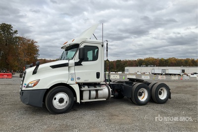 2019 Freightliner Cascadia 126 6x4 T/A Day Cab Truck Tractor