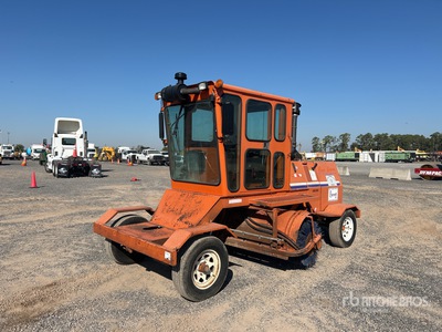 2015 Broce KR350 Self-Propelled Broom