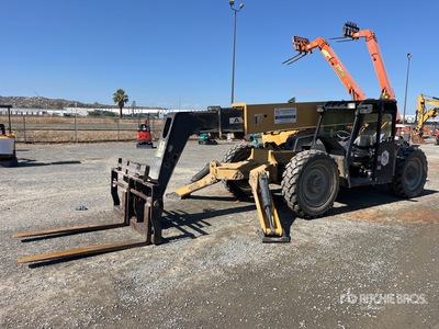 2013 Cat TL943C Telehandler