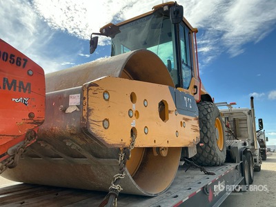 2015 Volvo SD115 Smooth Drum Compactor