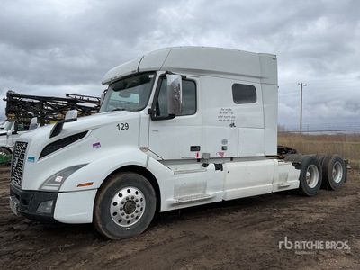 2020 Volvo VNL تراكتور شاحنة كابينة النوم (ثنائية المحور)