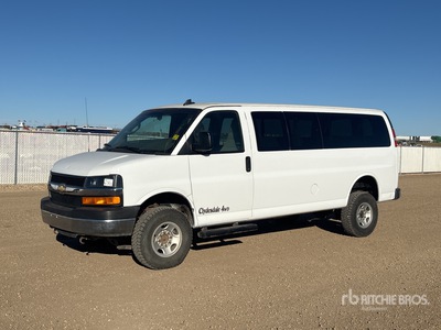 2017 Chevrolet Express 13 Passenger Van