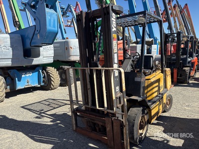 2005 Yale GLP050RGEUAE086 4900 lb Cushion Tire Chariot Élévateur