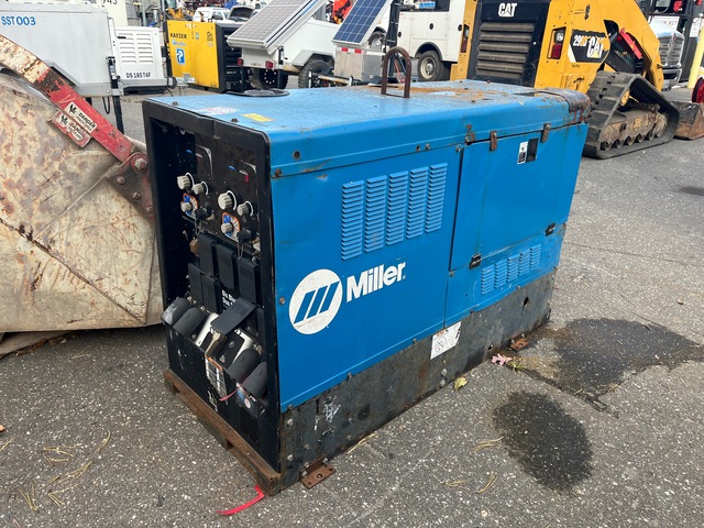 2013 Miller Big Blue 700 Skid-Mounted Multi-Process Engine Driven Welder 2013 Miller Big Blue 700 Skid-Mounted Multi-Process Engine Driven Welder