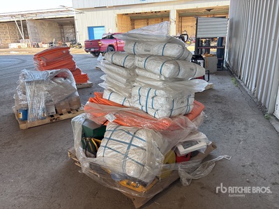 Quantity of Tarps Divers