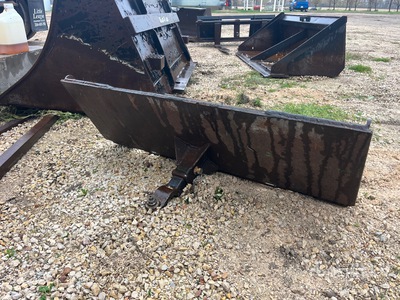 Skid Steer Attachment Mounting Plate