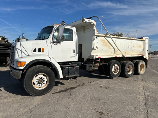 2004 Sterling LT7500 8x4 Tri/A Dump Truck 2004 Sterling LT7500 8x4 Tri/A Dump Truck