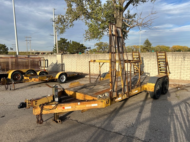 2001 14 ft T/A Equipment Trailer