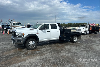 2021 Ram 5500 4x4 Crew Cab Camión Caja Abierta