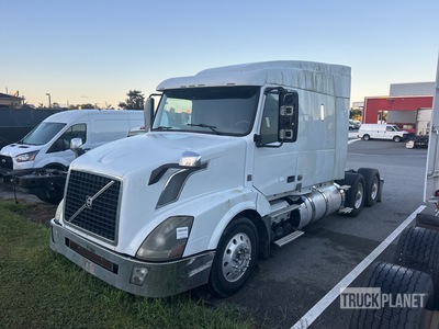 2013 Volvo VNL 6x4 T/A Sleeper Truck Tractor