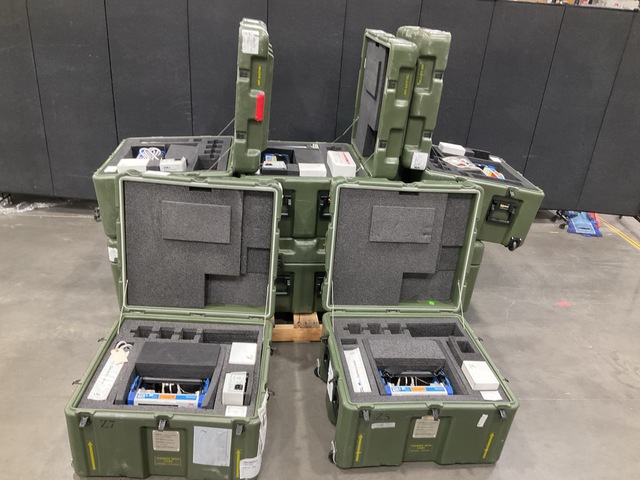 (8) Zoll MSeries CCT Defibrillator Monitor-Recorder w/Cases (8) Zoll MSeries CCT Defibrillator Monitor-Recorder w/Cases