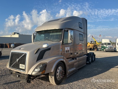 2016 Volvo VNL 780 6x2 3- Achs Sattelzugmaschine mit Schlafkabine