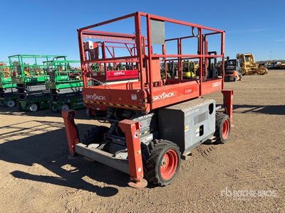 Skyjack SJ6826 RT Dual Fuel Scissor Lift