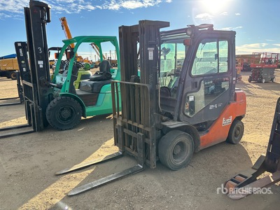 2013 Toyota 8FGU25 4850 lb Pneumatic Tire Forklift