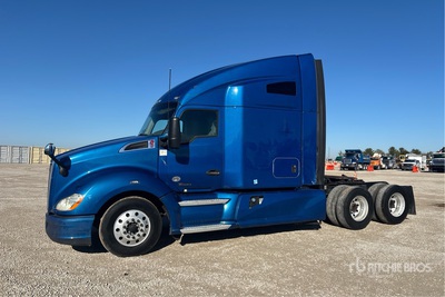 2019 Kenworth T680 6x4 Cabeza Tractora Cabina Dormitorio