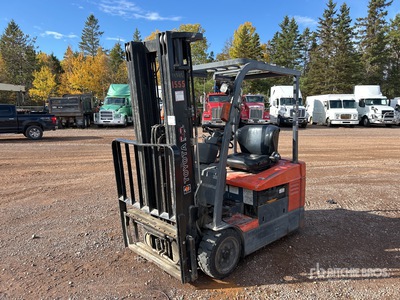 2005 Toyota 7FBEU18 2900 lb Carretilla Elevadora Eléctrica (Inoperable)