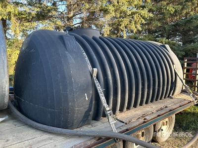 1500 gal Poly Tank