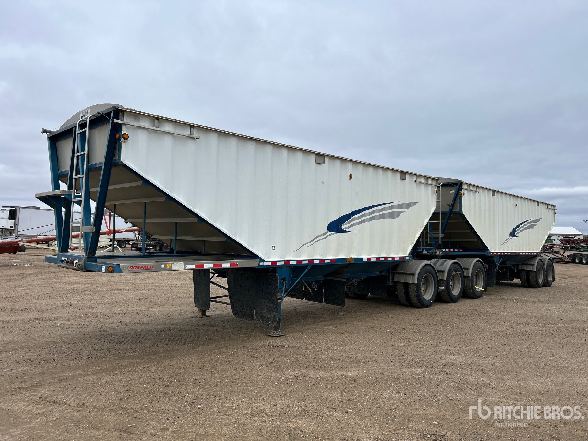 2009 Doepker Super B-Train Lead Grain Trailer