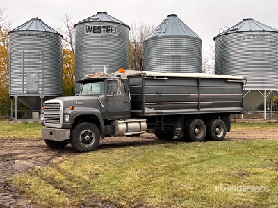 Ford L9000 6x4 Grain Truck