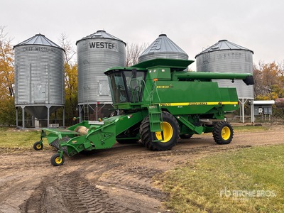 John Deere CTS II Maximizer Combine Harvester