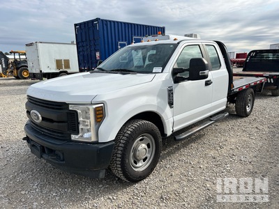 2019 Ford F-350 XL 4x2 Extended Cab Camión Caja Abierta (Inoperable)