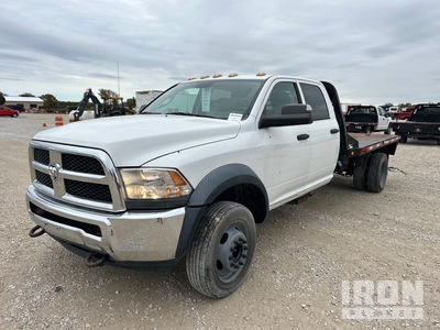2015 Ram 5500 4x2 Crew Cab Camión Caja Abierta
