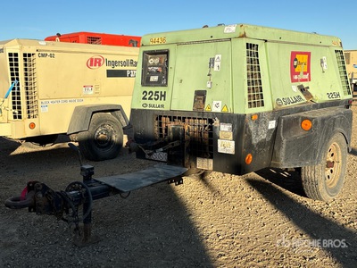 2014 Sullair 225HDPQ CA3 210 cfm Mobile Air Compressor (Inoperable)
