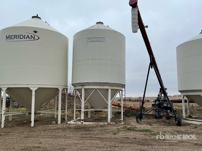 Friesen +/- 70 ton Fertilizer Hopper Grain Bin