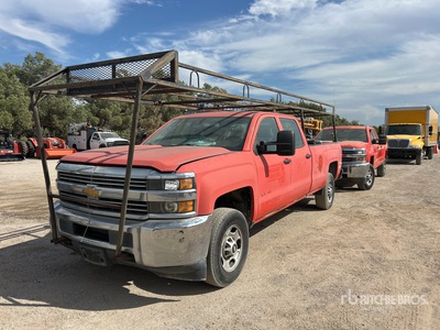 2015 Chevrolet Silverado 2500 HD 4x2 Crew Cab Pickup