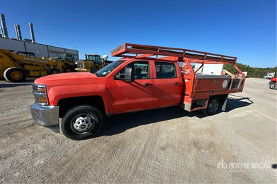 2015 Chevrolet Silverado 2500 HD 4x2 Crew Cab Flatbed Truck
