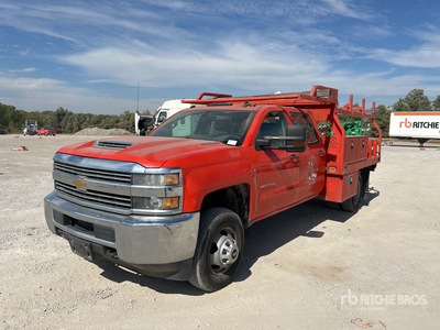 2018 Chevrolet Silverado 3500HD 4x4 Crew Cab Pritsche-Lkw