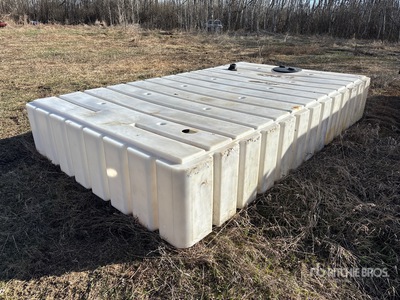 1400 gal Poly Water Tank