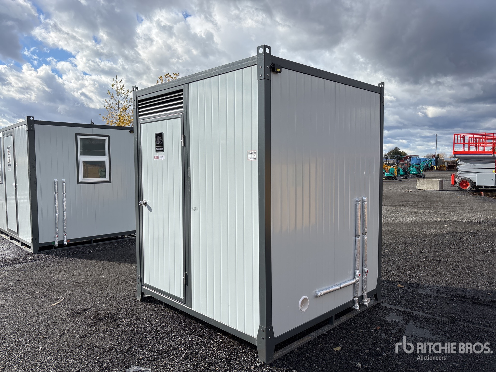 2025 Suihe ST--SH(a) 6 ft 8 in x 6 ft 5 in 1 Person Skid-Mounted Portable Toilet (Unused)