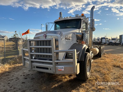 2015 Kenworth T800 8x6 Cab and Chassis (Inoperable)