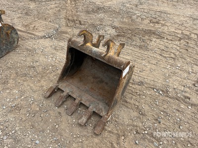 H & H 24 in Q/C Digging Excavator Bucket