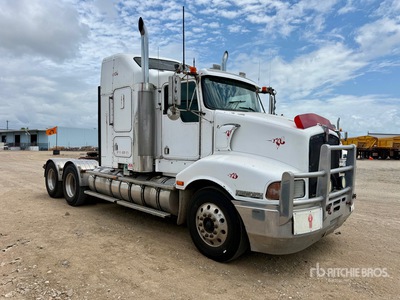 1999 Kenworth T401 6x4 トラックトラクター（T/A）