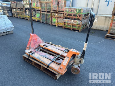 Quantity of (2) 2500 kg Pallet Jack