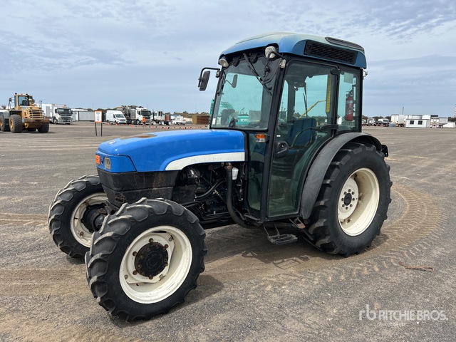 2004 New Holland TN95FA 4WD Tractor | Ritchie Bros. Auctioneers