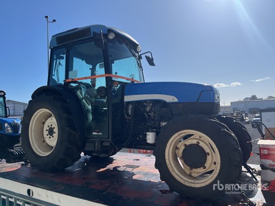 New Holland TN95FA トラクター